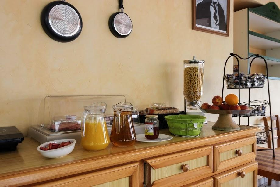 Logis Hotel Restaurant Auberge Les Rives De L'Arzon Vorey Bagian luar foto
